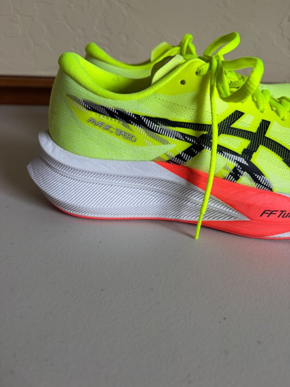 ASICS Magic Speed 4 Safety Yellow/Black Men's US 8 Athletic Running Shoes - Picture 3 of 9